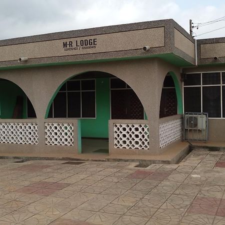 M-R Lodge Mankesim Exterior foto